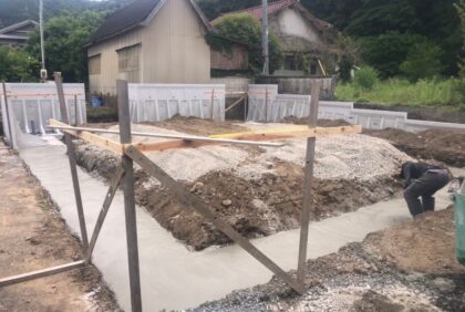 熊本県芦北郡M様邸、基礎工事①が始まりました。